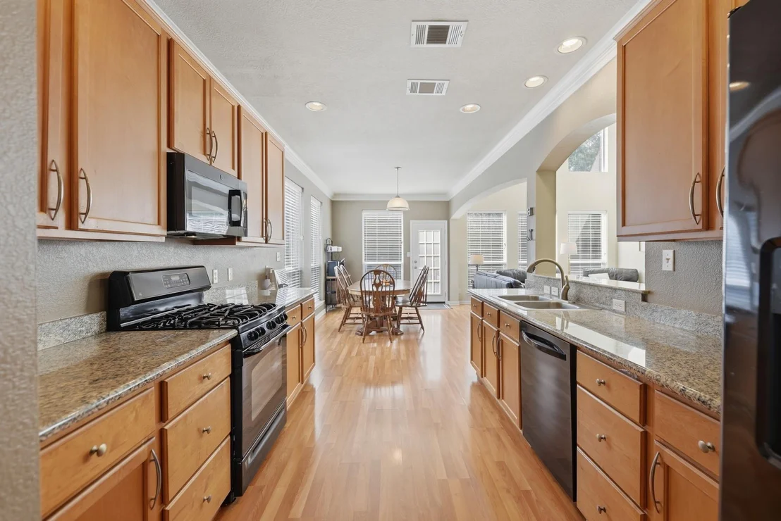 Photo of 2913 Oakwood Drive