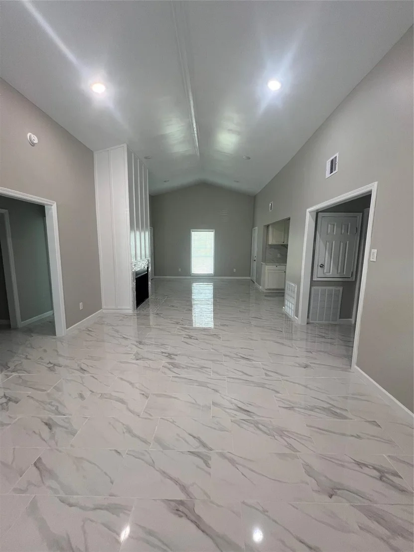 Photo of 22418 E Shorewood Loop E