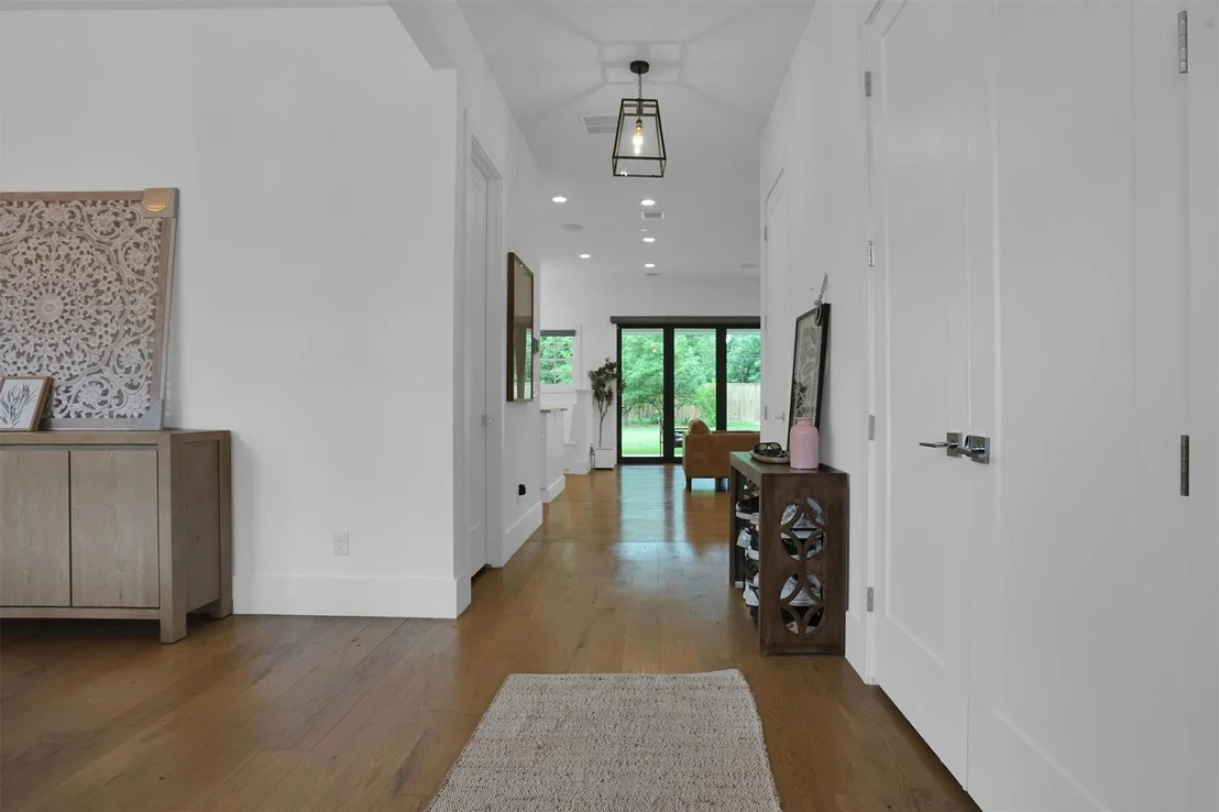 Photo of 9115 Hammerly Boulevard