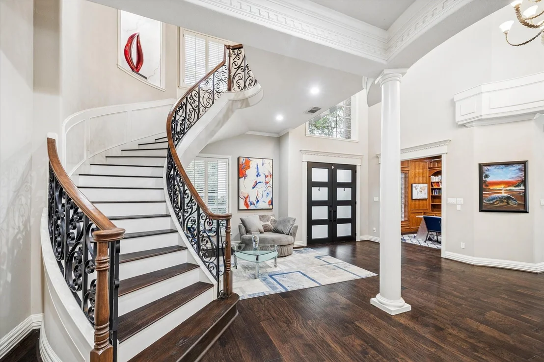 Photo of 35 N Regent Oak