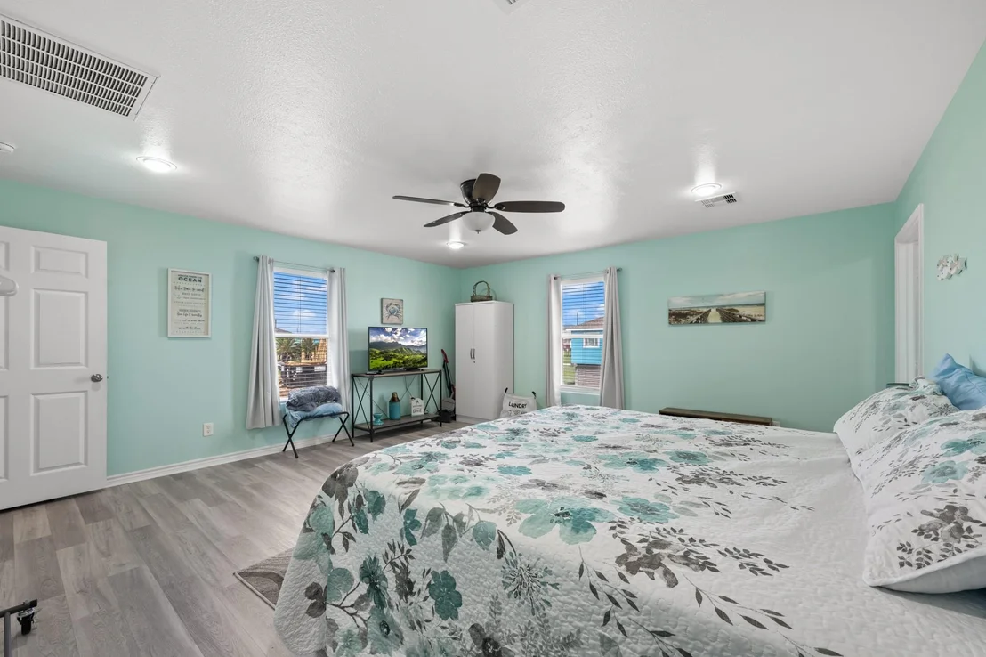 Photo of 818 Surf Drive