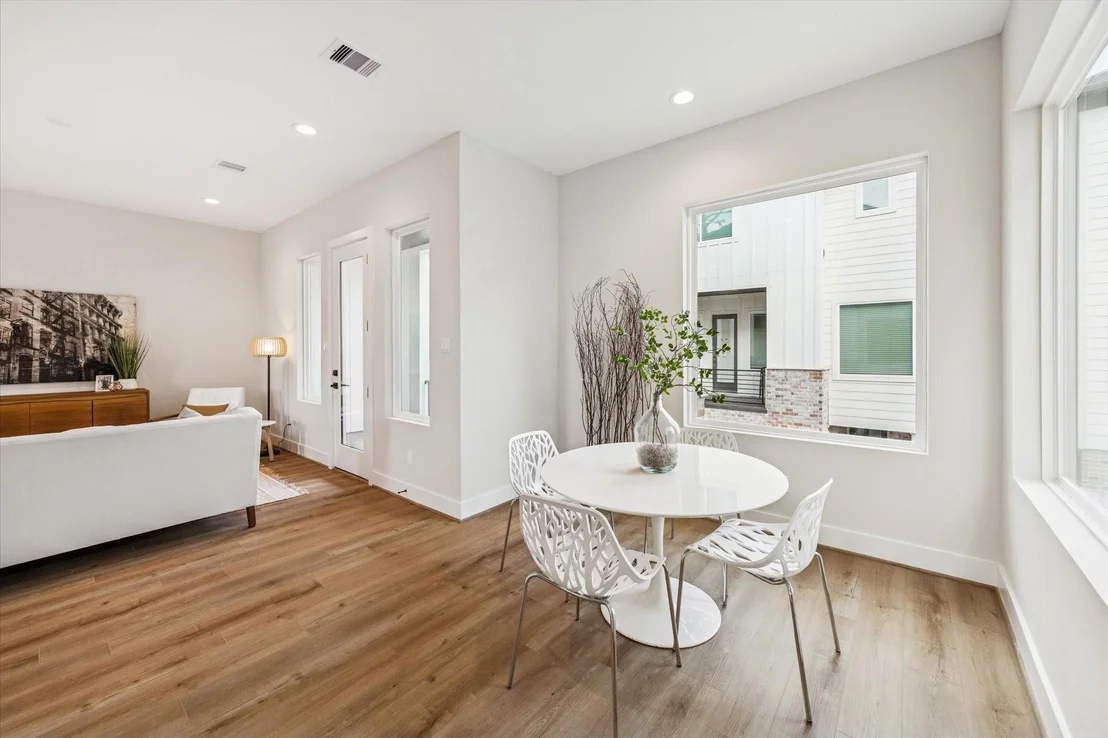 Photo of 526 Janisch Road