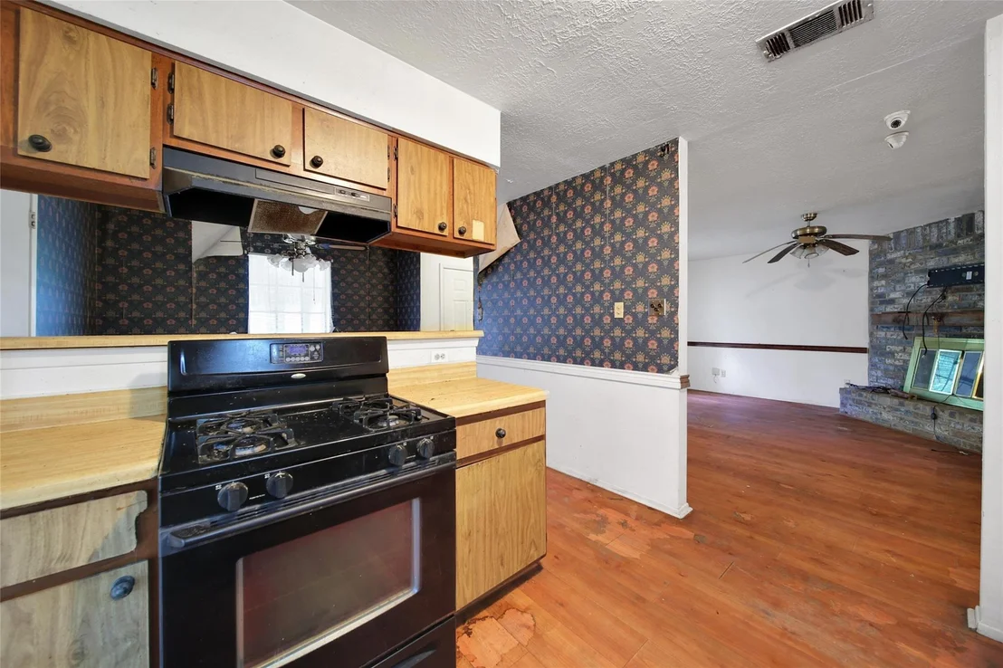 Photo of 103 E Wavy Oak Circle