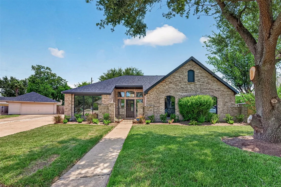 Photo of 15103 Plaza Libre Drive