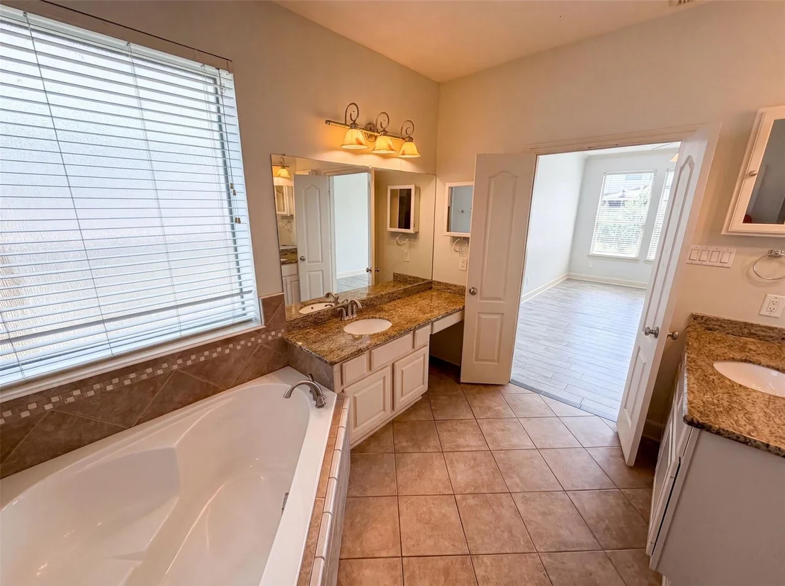 Photo of 15822 Maple Shores Drive
