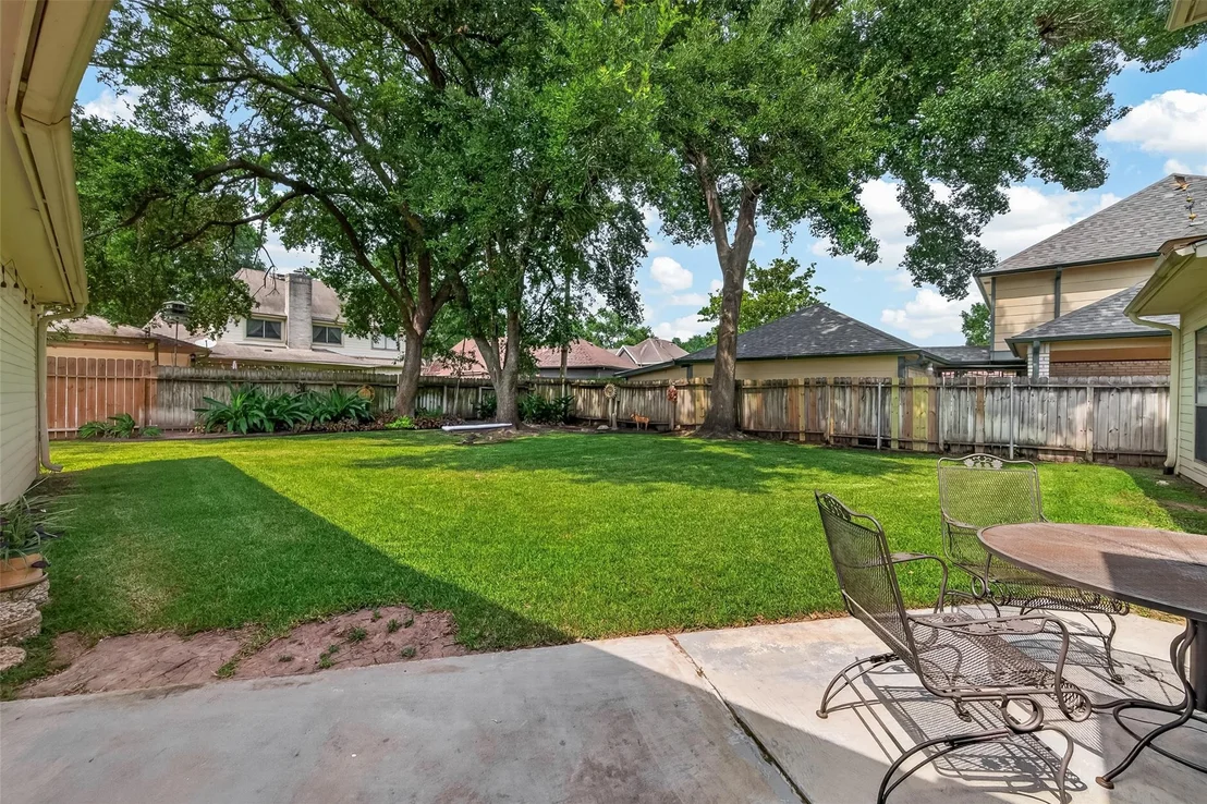 Photo of 18234 Oakhampton Drive