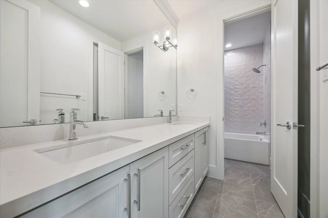Photo of 1118 Jackson Boulevard