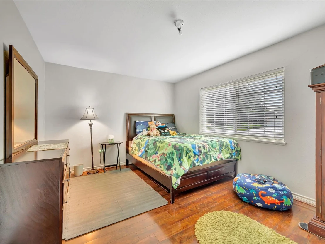 Photo of 1615 Redway Lane