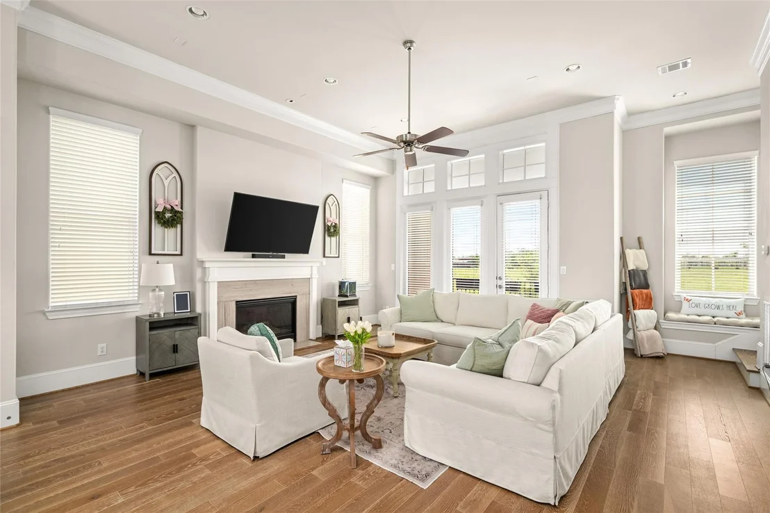 Photo of 8668 Emnora Lane