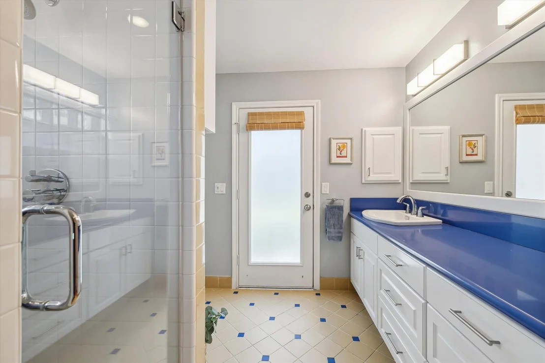 Photo of 7915 Meadowvale Drive