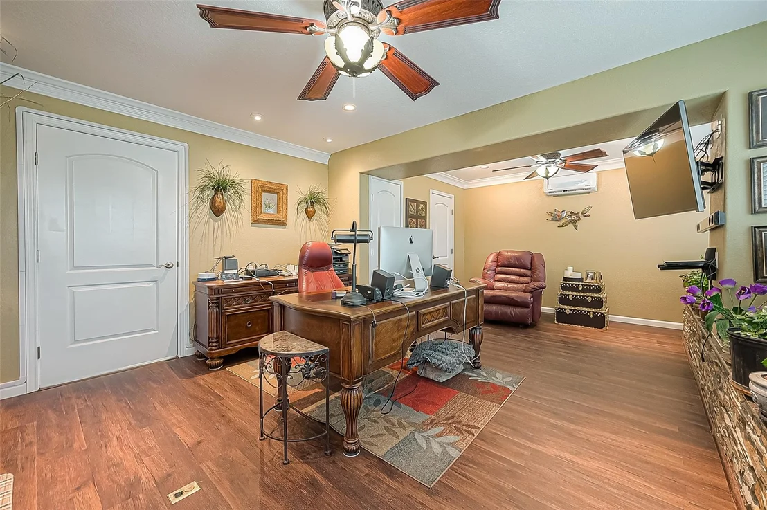 Photo of 792 W Bayshore Drive