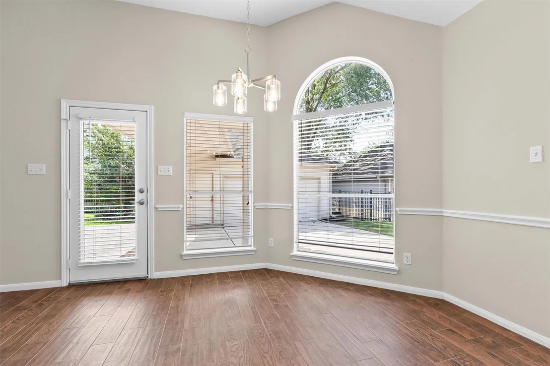 Photo of 712 Forest Lane Drive
