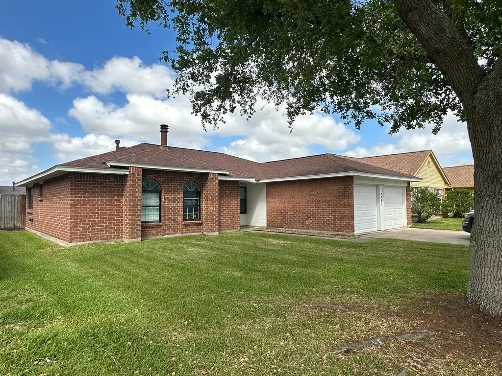 Photo of 10921 Pecan Drive