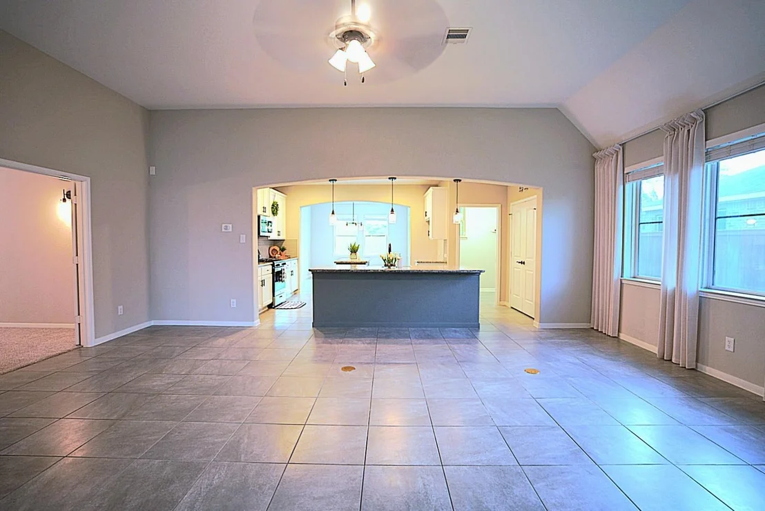 Photo of 704 Shadow Bend
