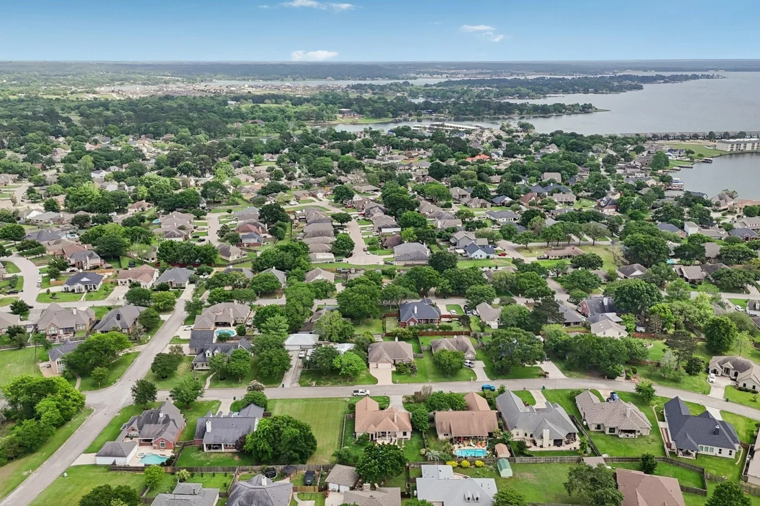 Photo of 7187 Edgewater Drive