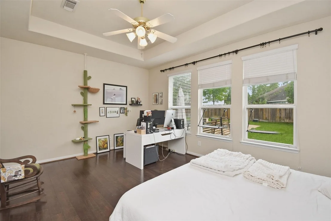 Photo of 5615 Edgewood Place Drive
