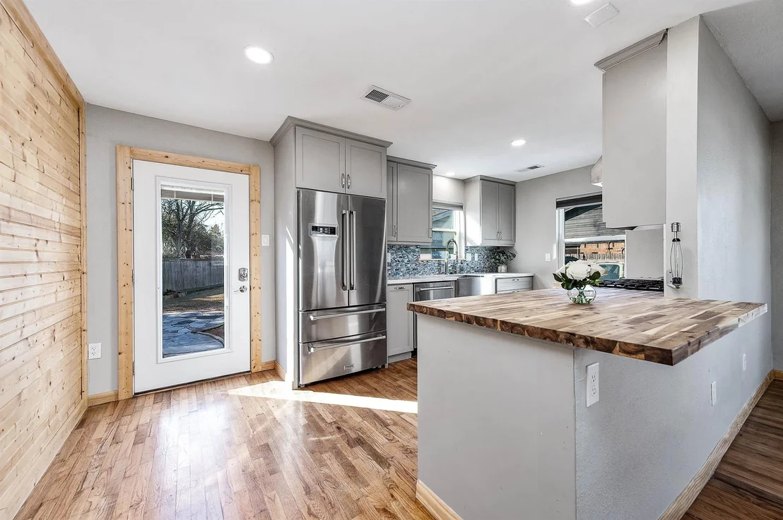 Photo of 2738 Lilac Street