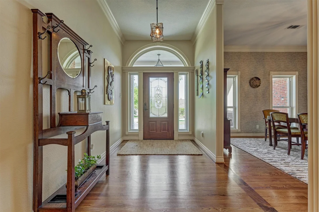 Photo of 150 Lake View Circle