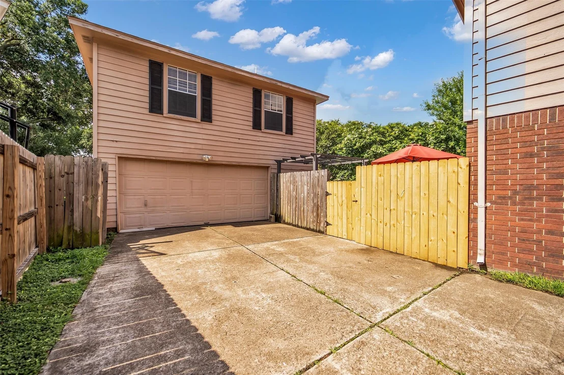 Photo of 21327 Park Bishop Drive