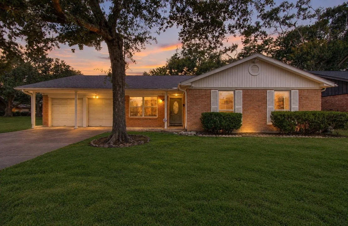 Photo of 8530 Rowan Lane