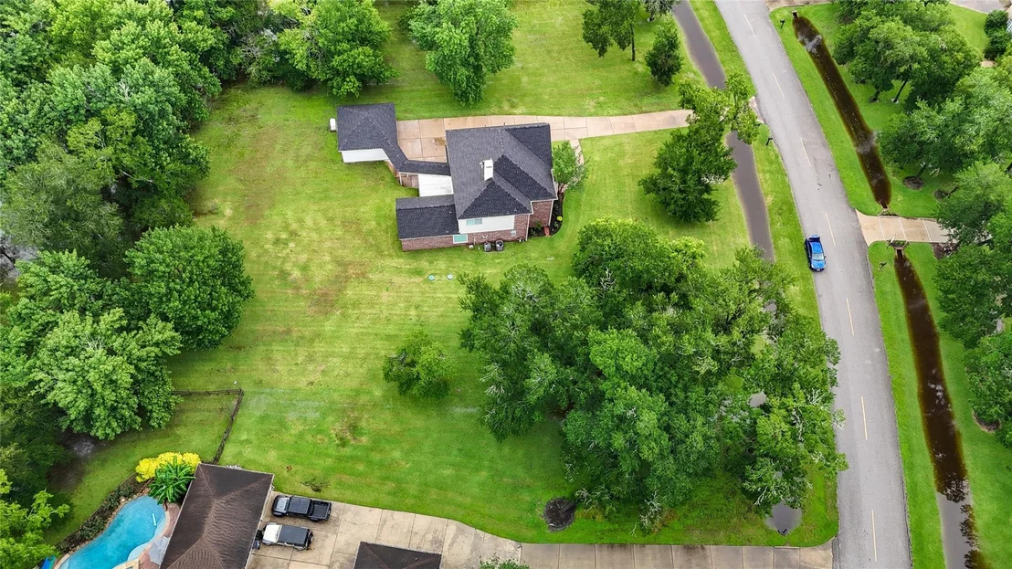Photo of 7110 Rustling Oaks Drive