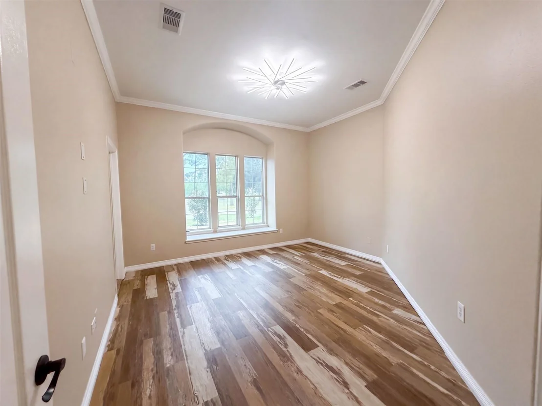 Photo of 1005 Lewis Drive