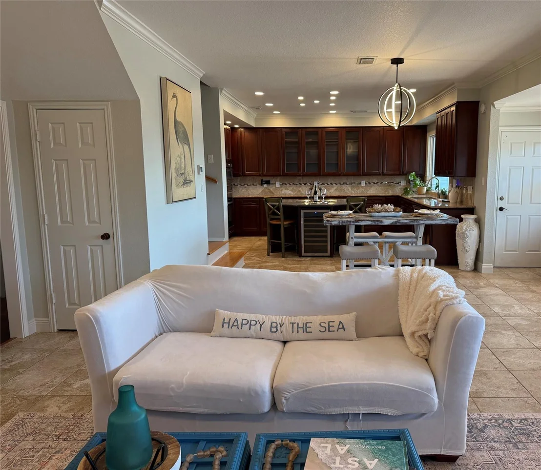 Photo of 1339 Outrigger
