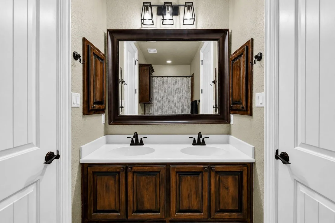 Photo of 1016 Shady Oaks Drive