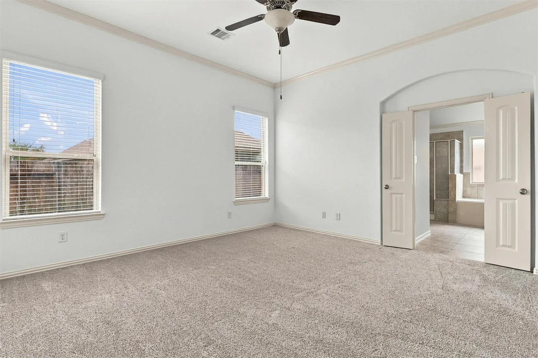 Photo of 637 Maple Point Drive E