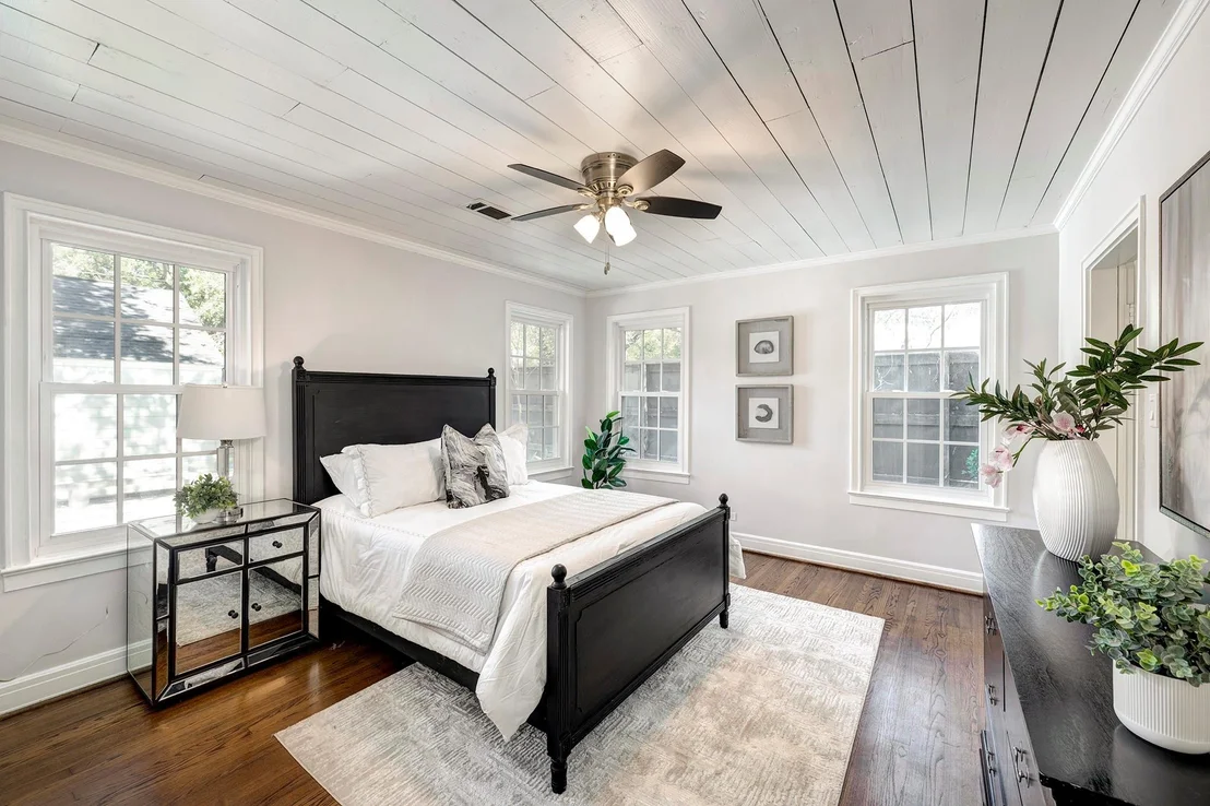Photo of 2328 Dunstan Road
