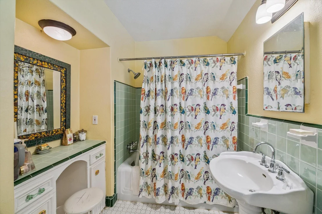Photo of 3132 Nottingham Street