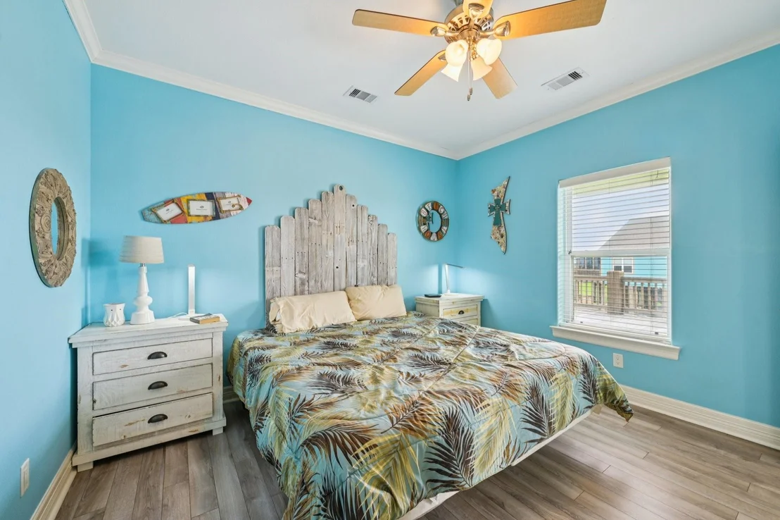 Photo of 940 Gregory Lane