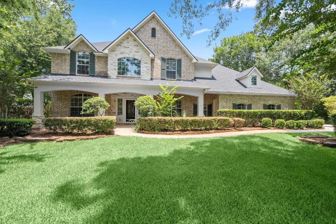 Photo of 8961 Fallsbrook Court