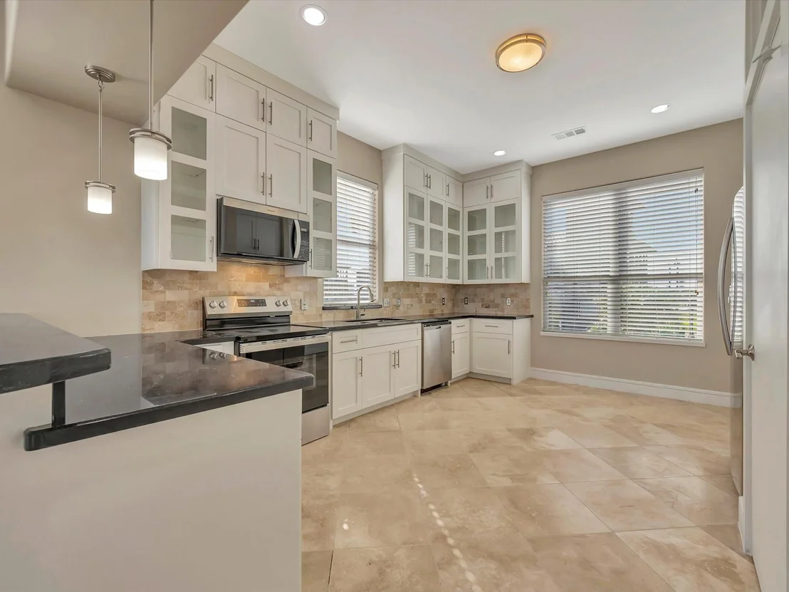 Photo of 606 2nd St