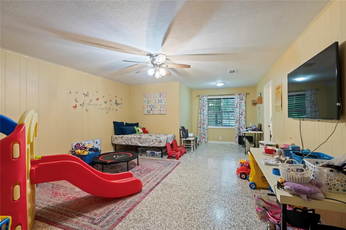 Photo of 725 Thompson Road