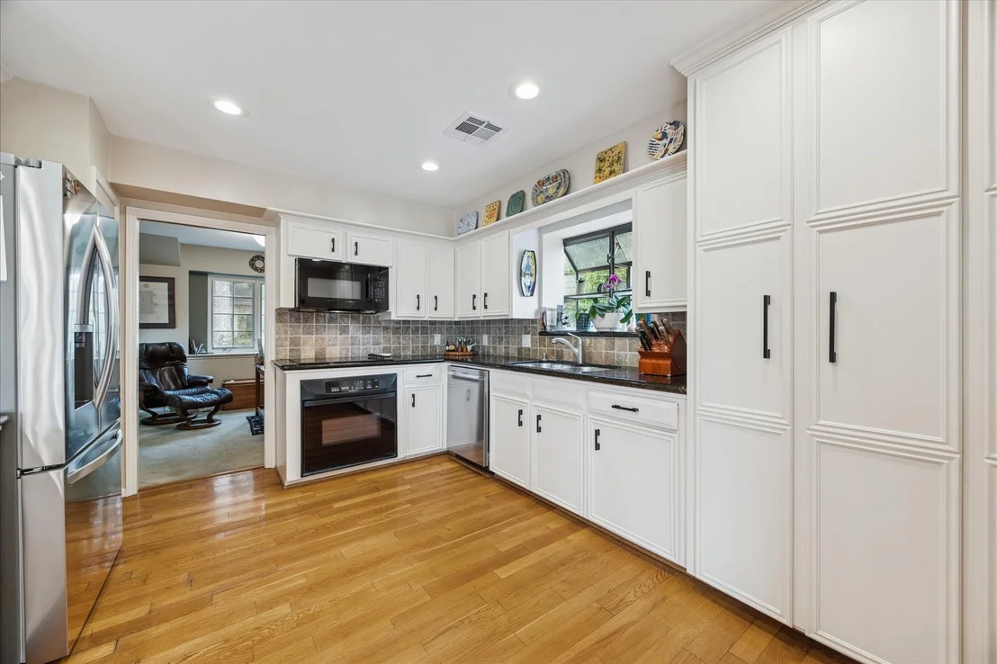 Photo of 14415 Carolcrest Drive