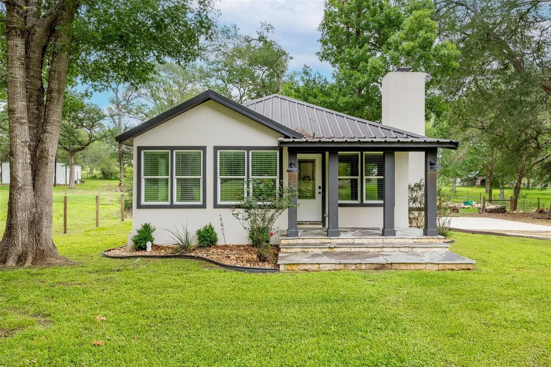 Photo of 2283 Tigerpoint Road