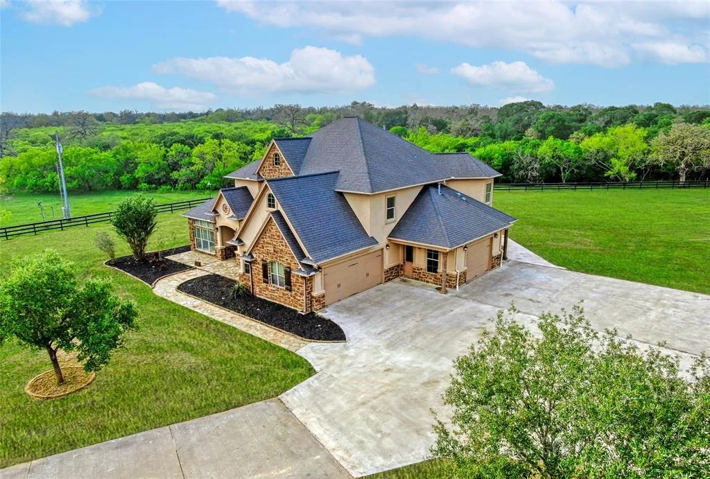 Photo of 5202 Cowan Road