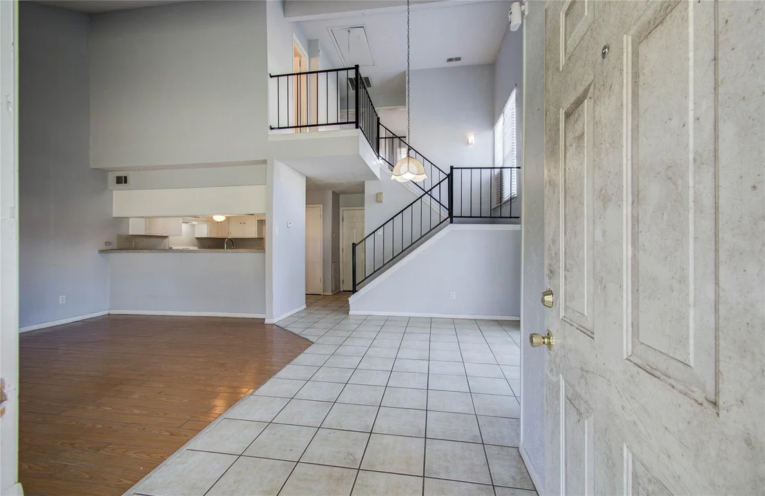 Photo of Unit D at 5618 Easthampton Drive