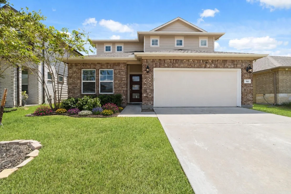 Photo of 910 Modesto Drive