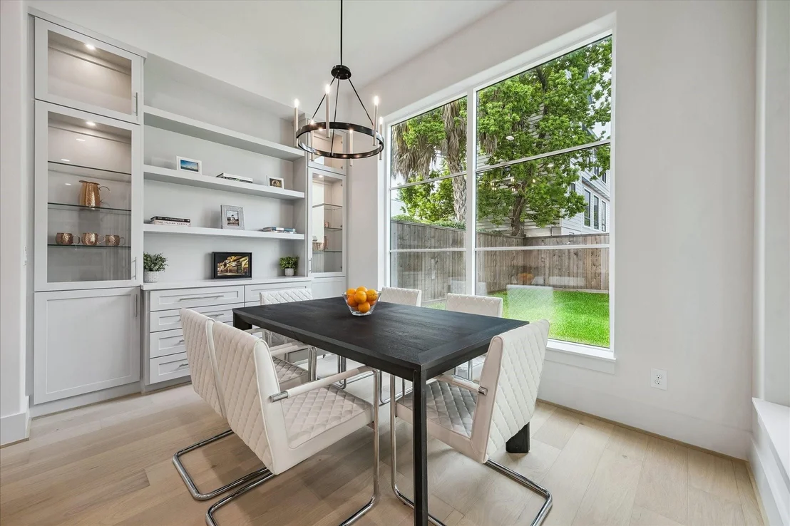 Photo of 1118 Jackson Boulevard