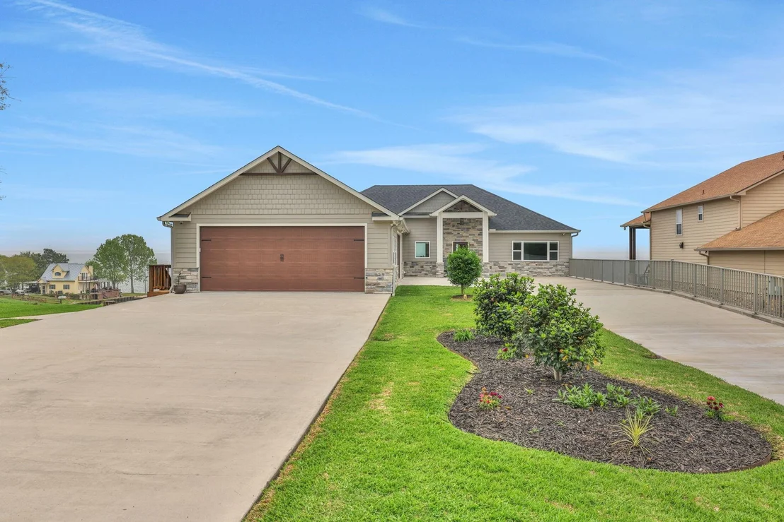 Photo of 230 Legacy Boulevard