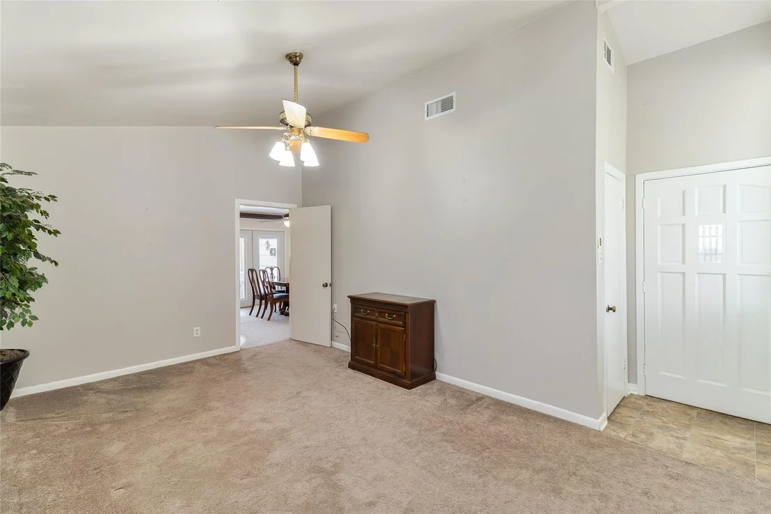 Photo of 1502 W 11th Street