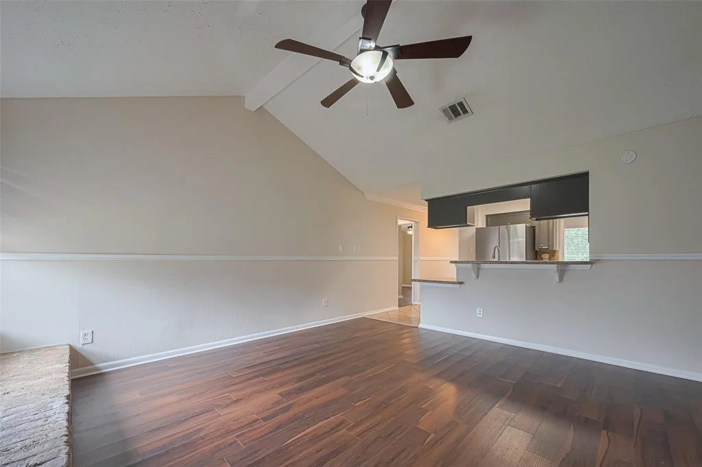 Photo of 17210 Glenoaks Drive