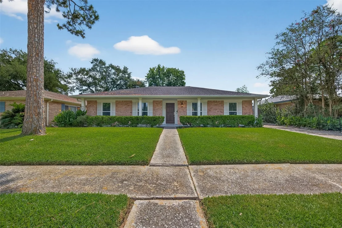 Photo of 9327 Meadowcroft Drive