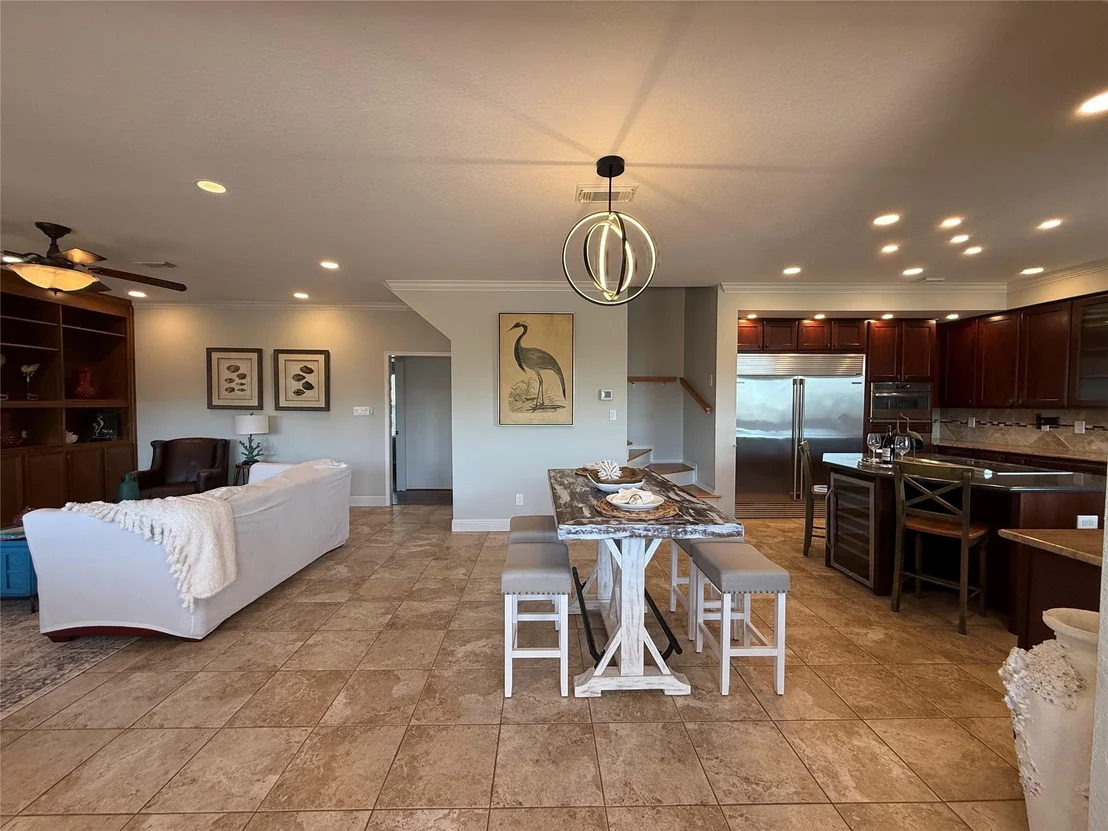 Photo of 1339 Outrigger