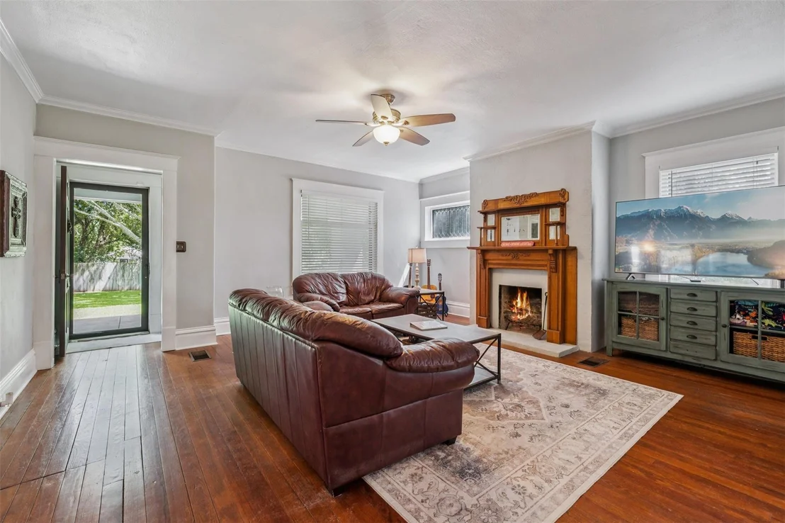 Photo of 1004 Mitchell Street