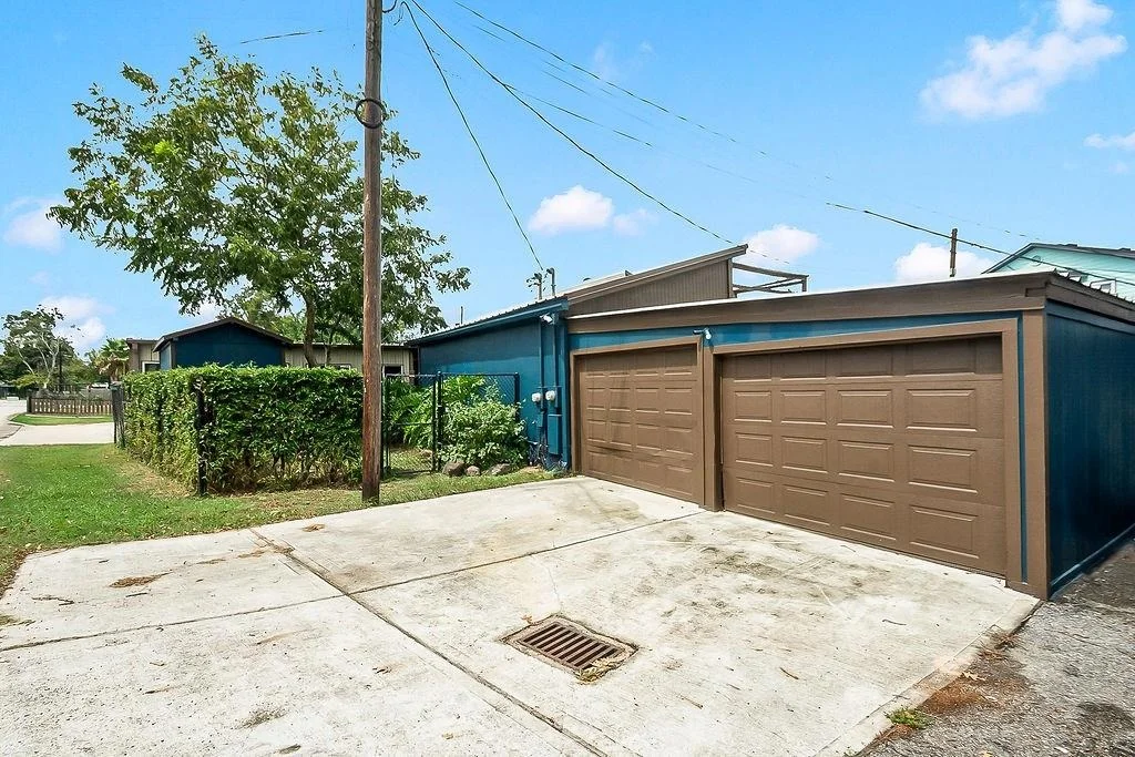 Photo of 4415 W Bayshore Drive