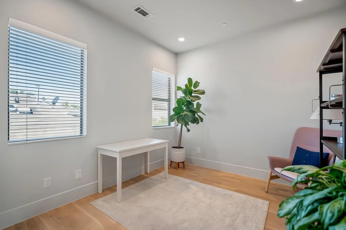 Photo of 405 Detering Street