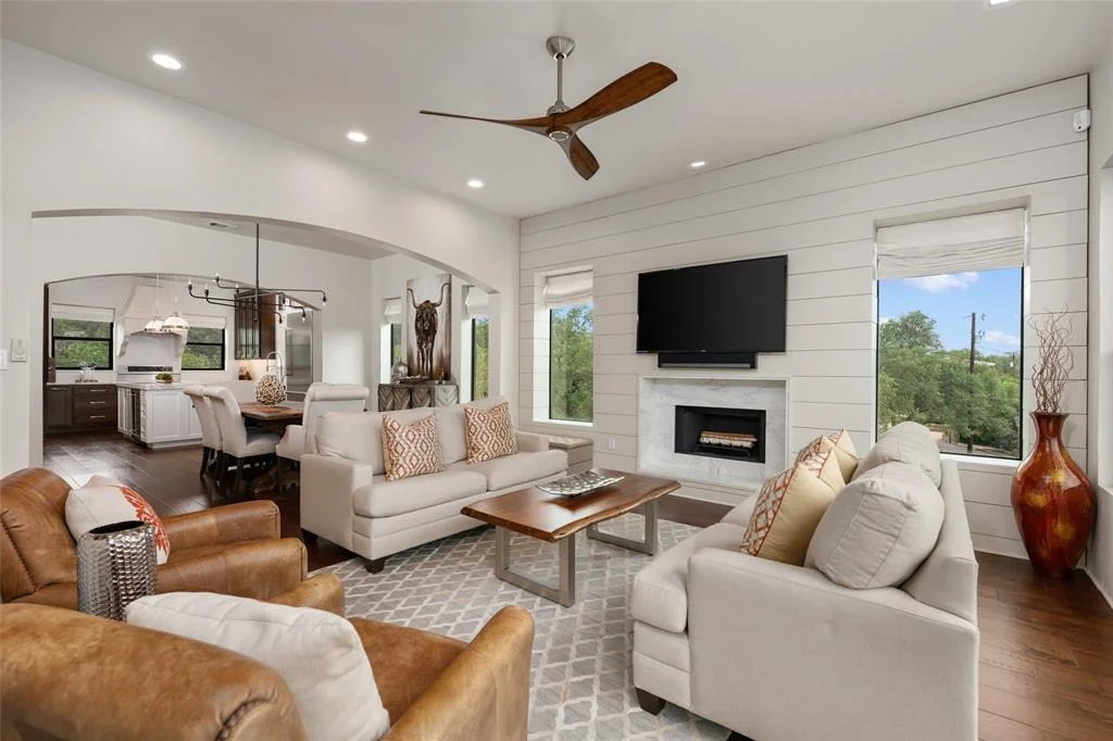 Photo of 1404 Hurst Creek Road